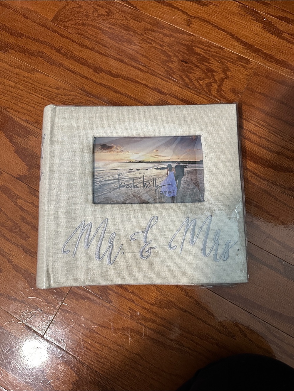 Nicole miller Mr. & Mrs. Linen Photo Album - Cream Wedding Keepsake